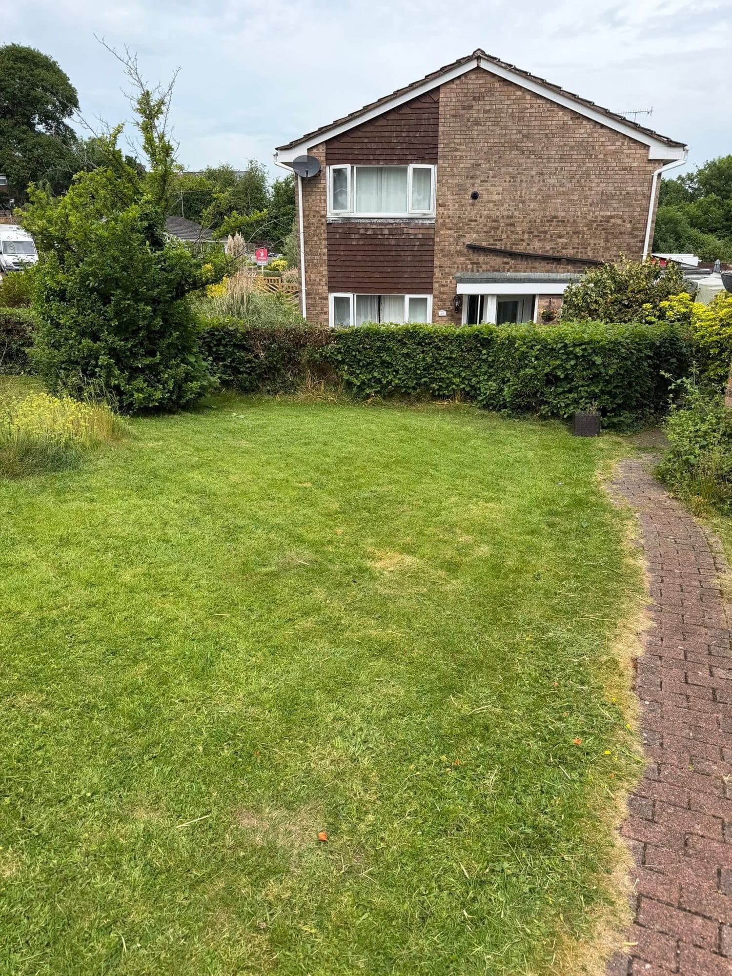 Residential Lawn Maintenance